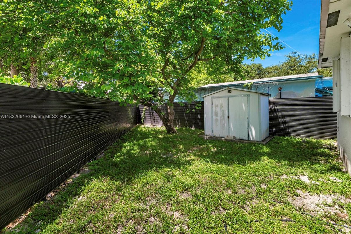 Backyard, Exterior