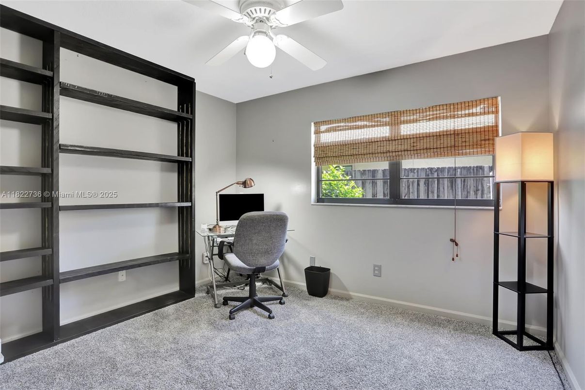 Home Office, Interior