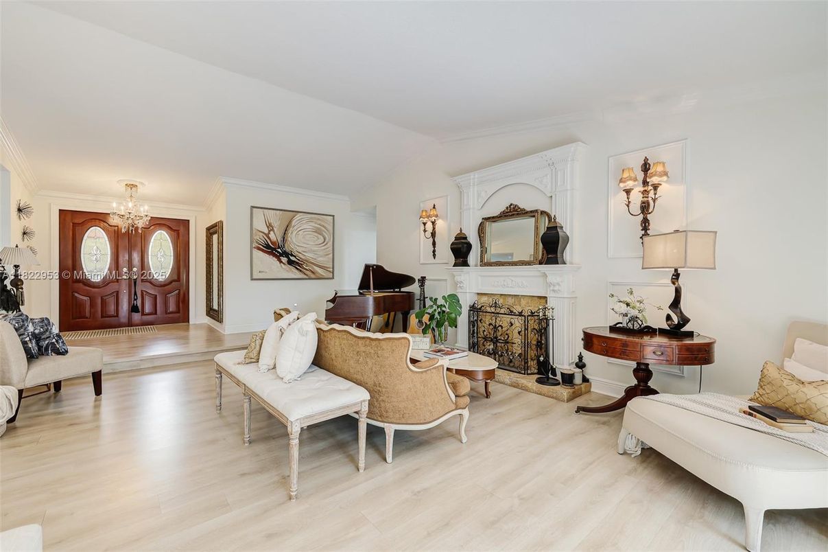 Chandelier, Fireplace, Interior, Living room, Piano, Wood Texture Flooring