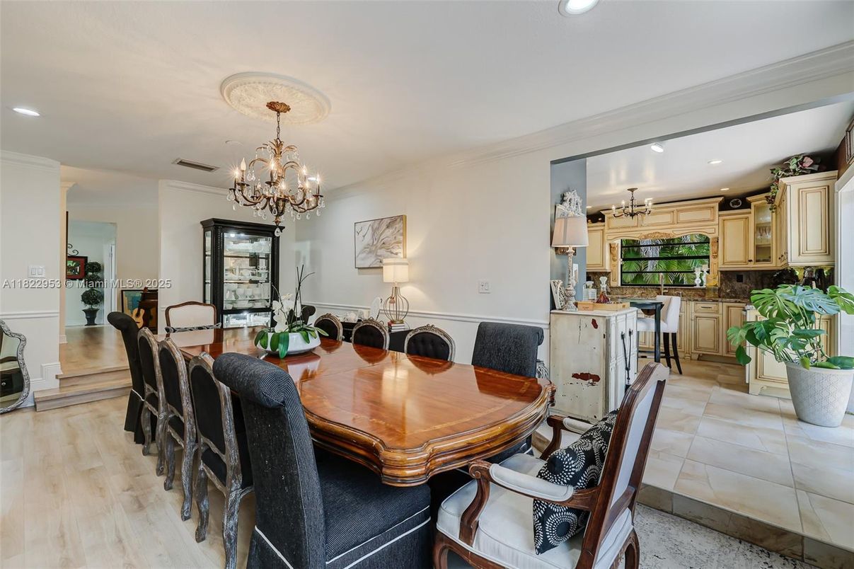 Chandelier, Dining room, Interior, Kitchen, Recessed Lighting, Wood Texture Flooring