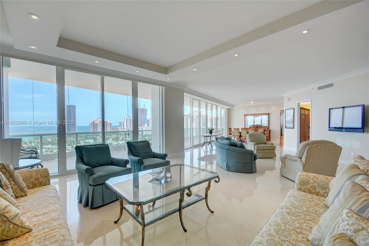 Interior, Living room, Recessed Lighting, Water
