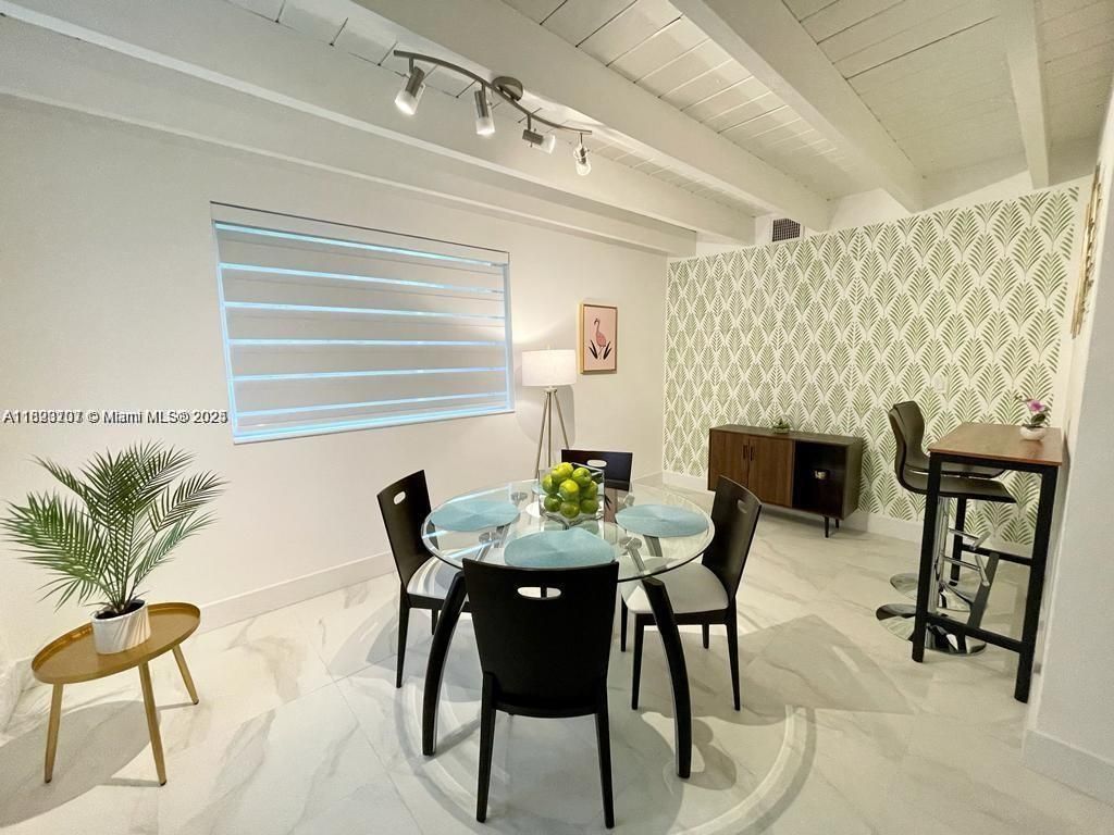Dining room, Interior, Marble
