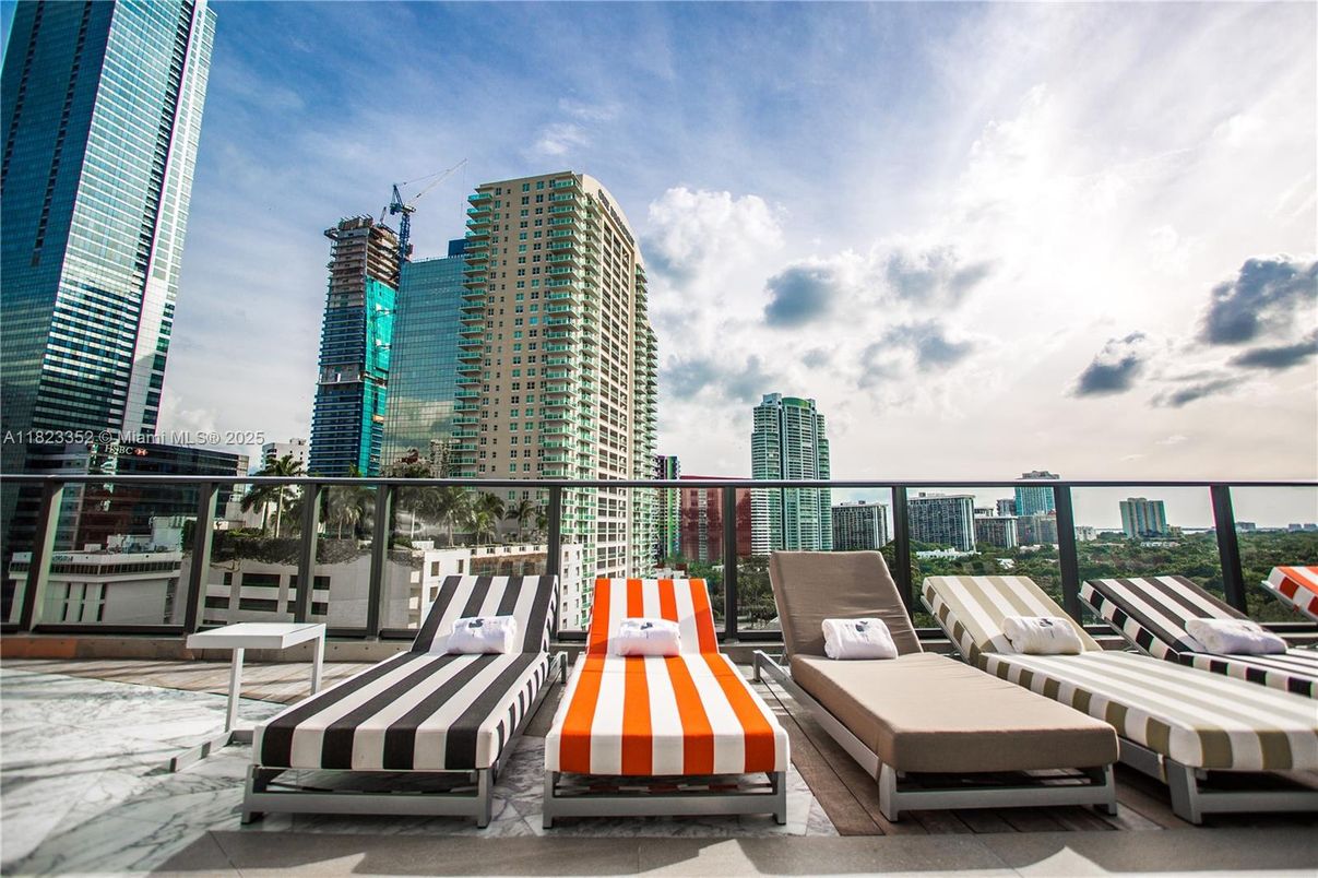 Exterior, Other, Skyline