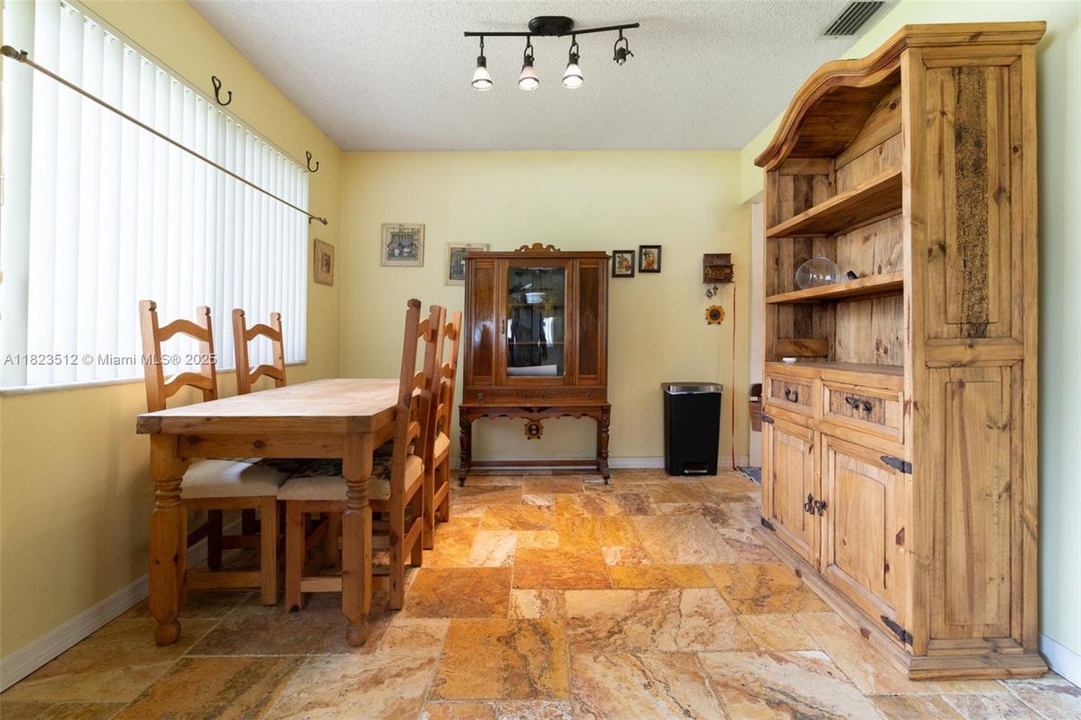 Dining room, Interior