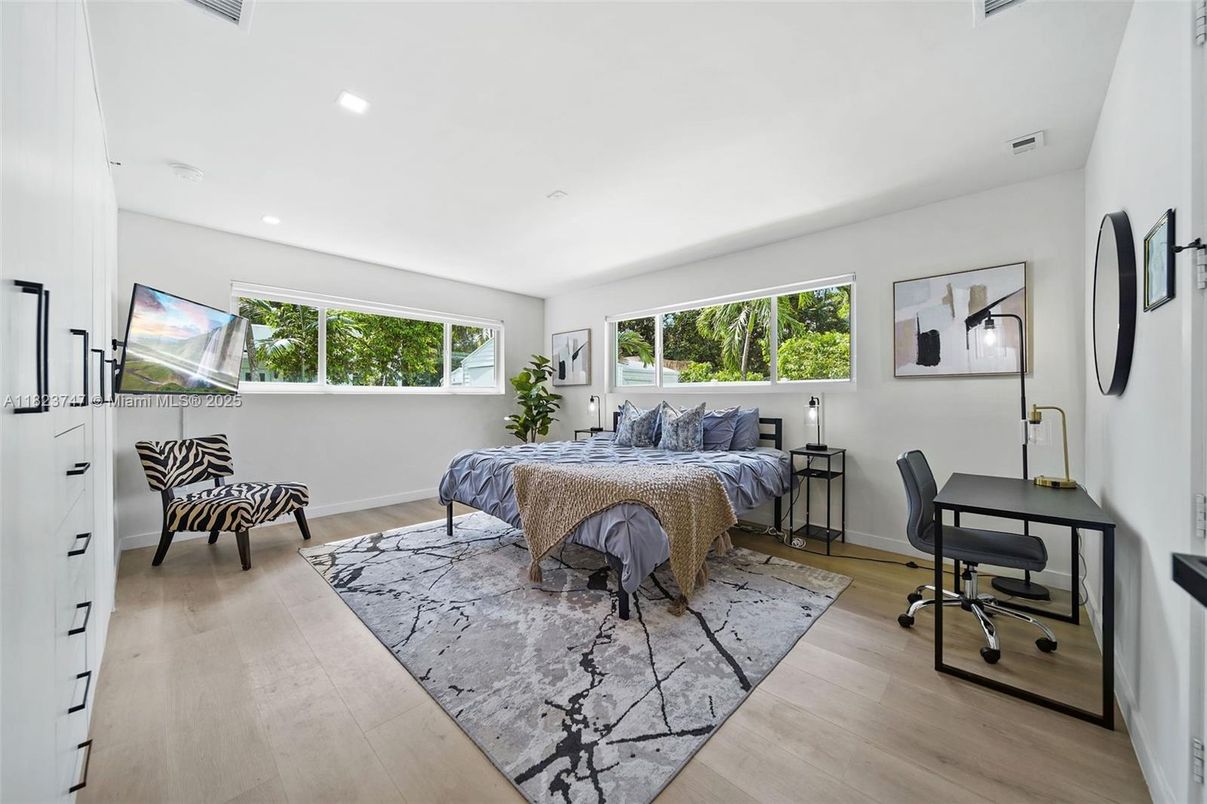 Bedroom, Home Office, Interior, Recessed Lighting, Wood Texture Flooring