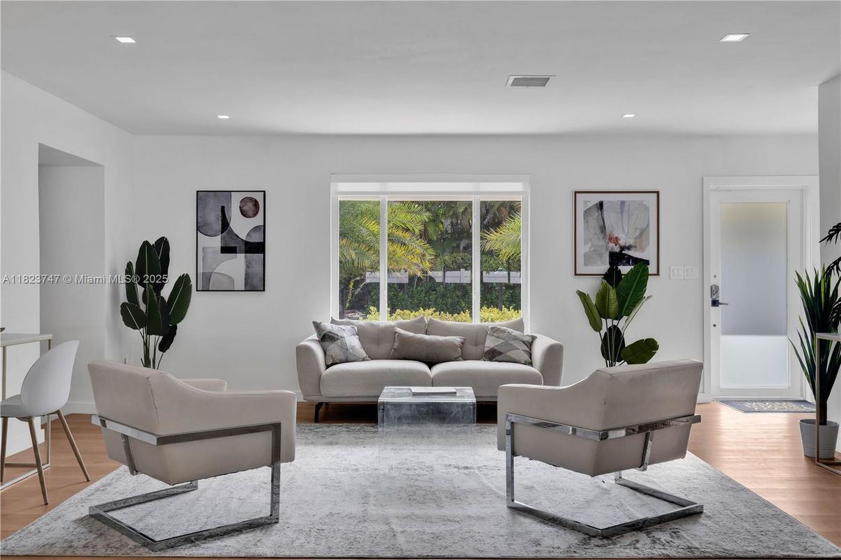 Interior, Living room, Recessed Lighting, Wood Texture Flooring