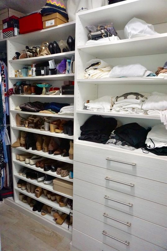 Interior, Walk-in Closets