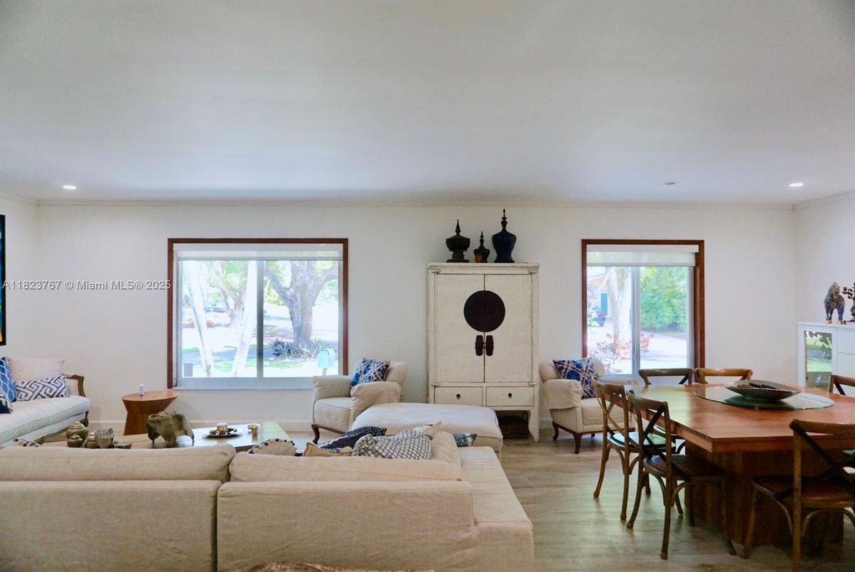 Dining room, Interior, Living room, Recessed Lighting, Wood Texture Flooring