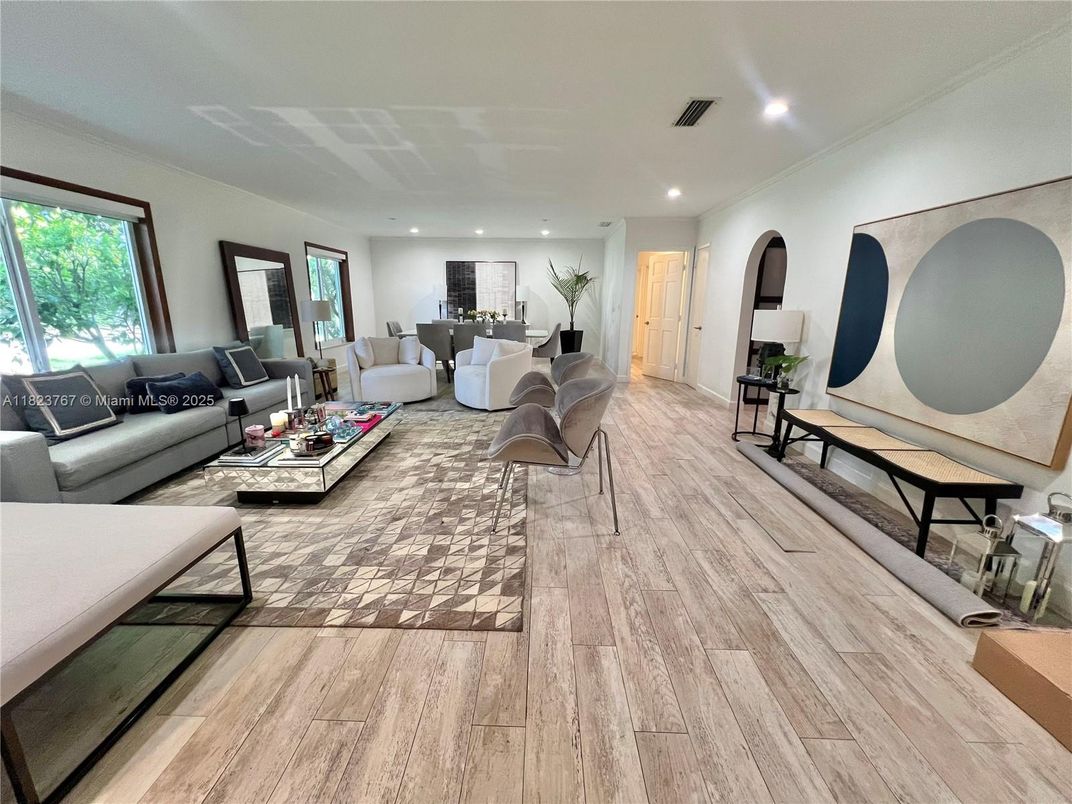 Interior, Living room, Recessed Lighting, Wood Texture Flooring