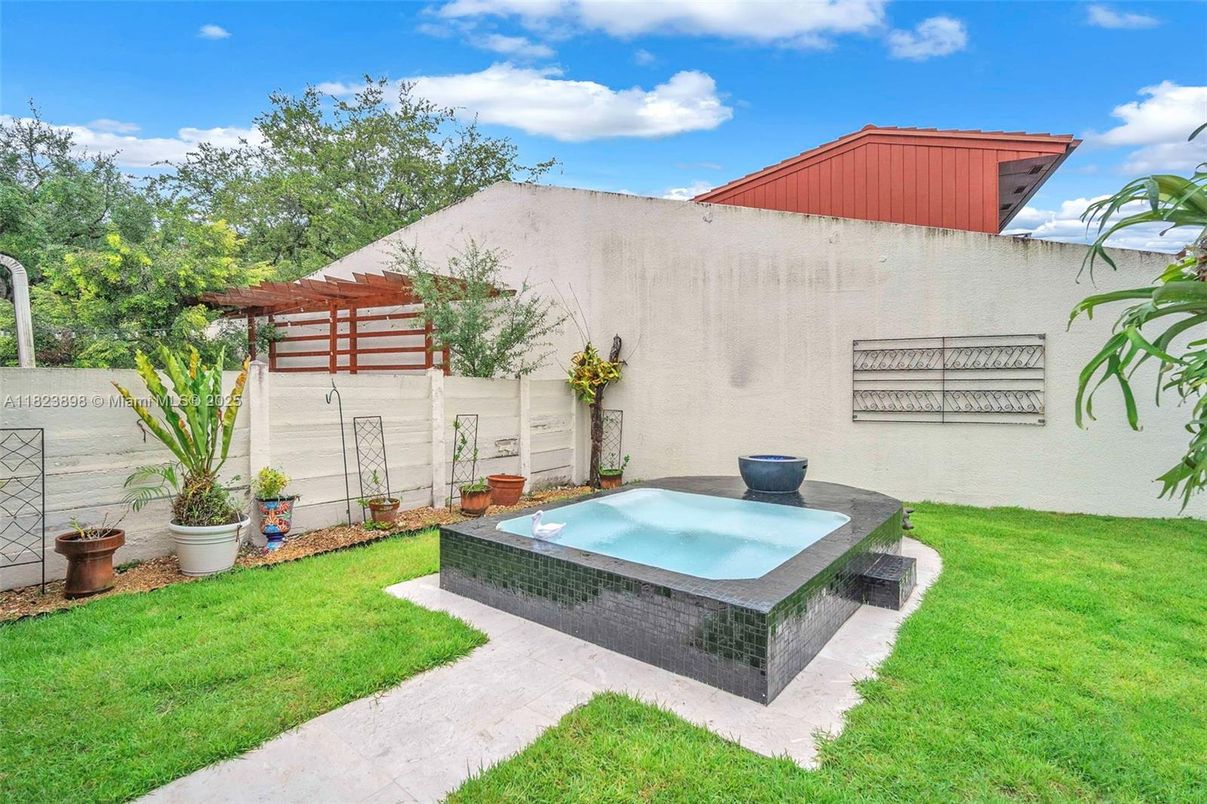 Backyard, Exterior, Hot Tub