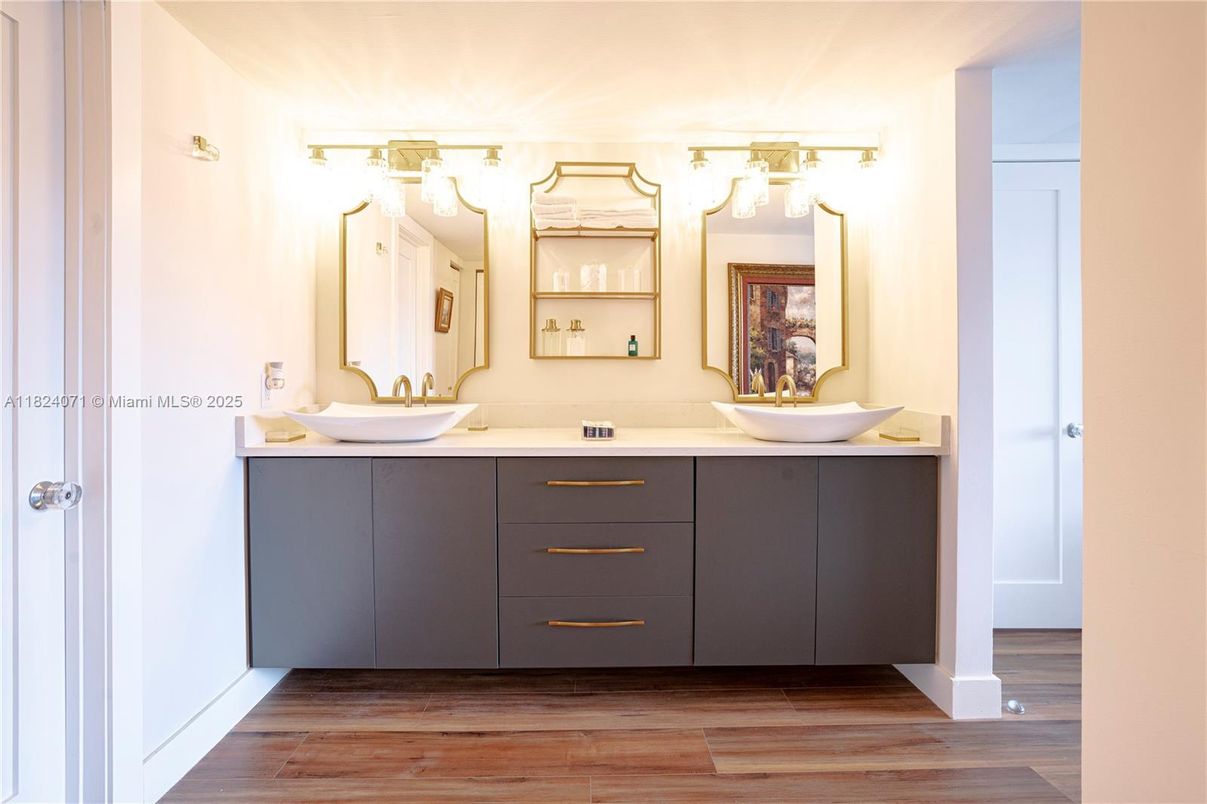 Bathroom, Dual Sink Vanities, Interior, Wood Texture Flooring