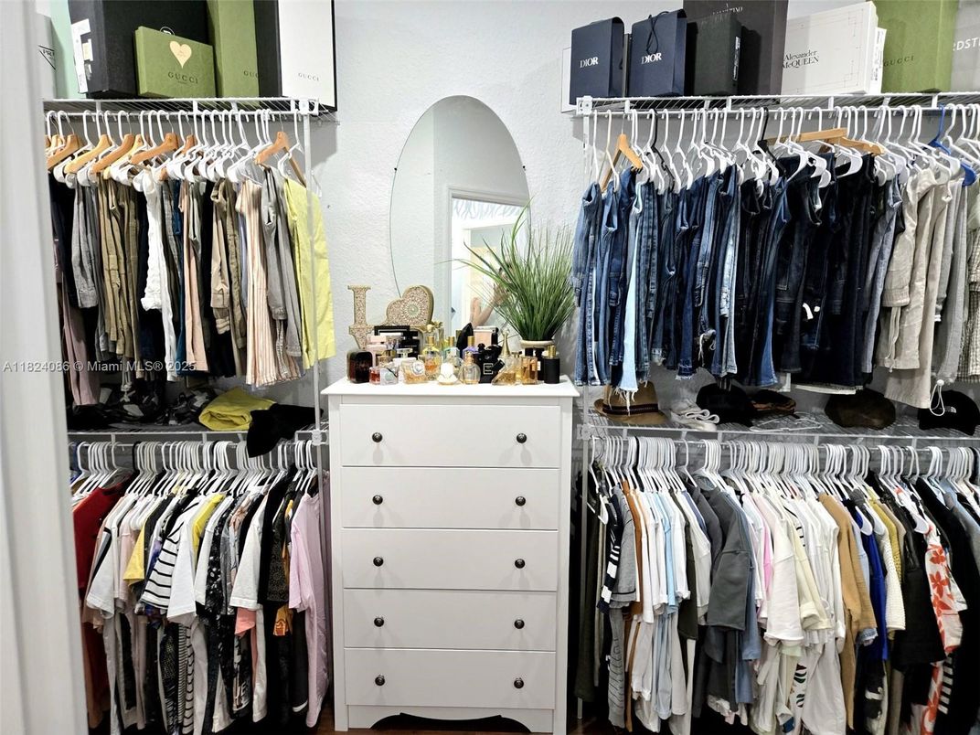 Interior, Walk-in Closets