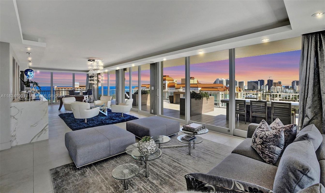 Interior, Living room, Recessed Lighting, Water