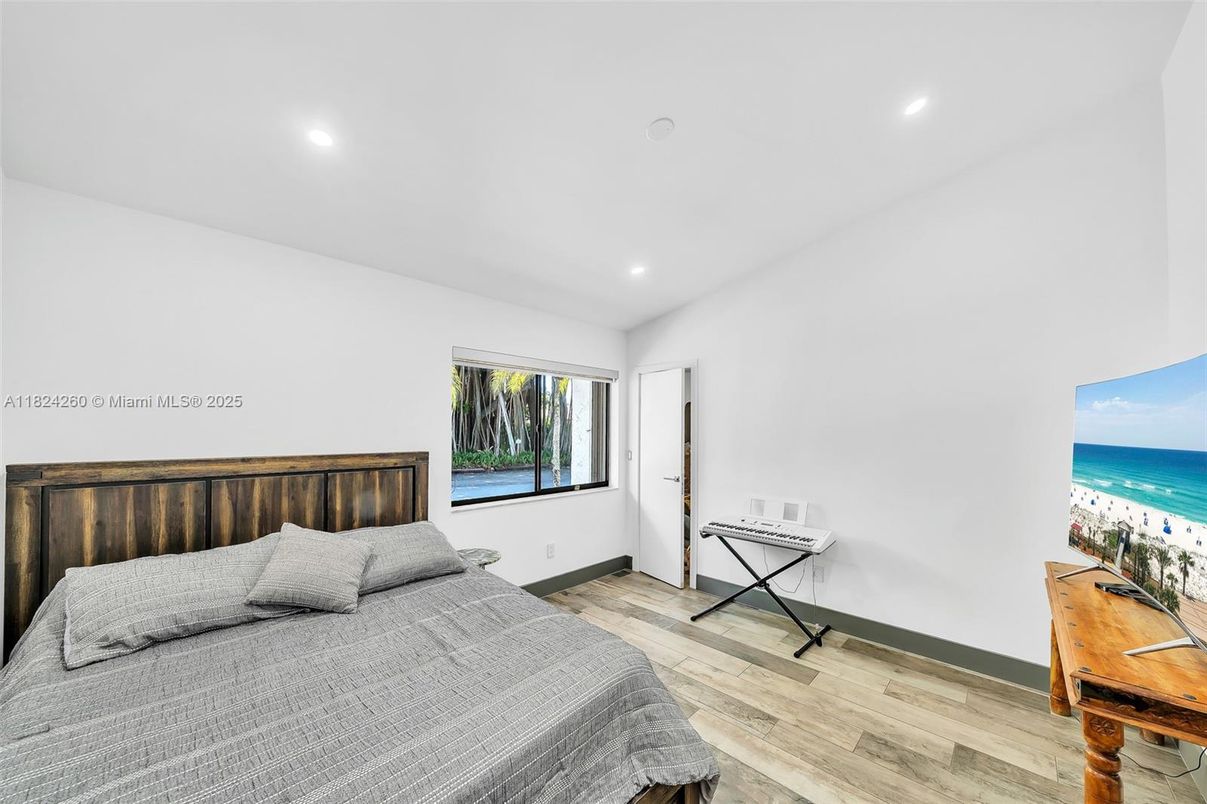 Bedroom, Interior, Recessed Lighting, Water, Wood Texture Flooring