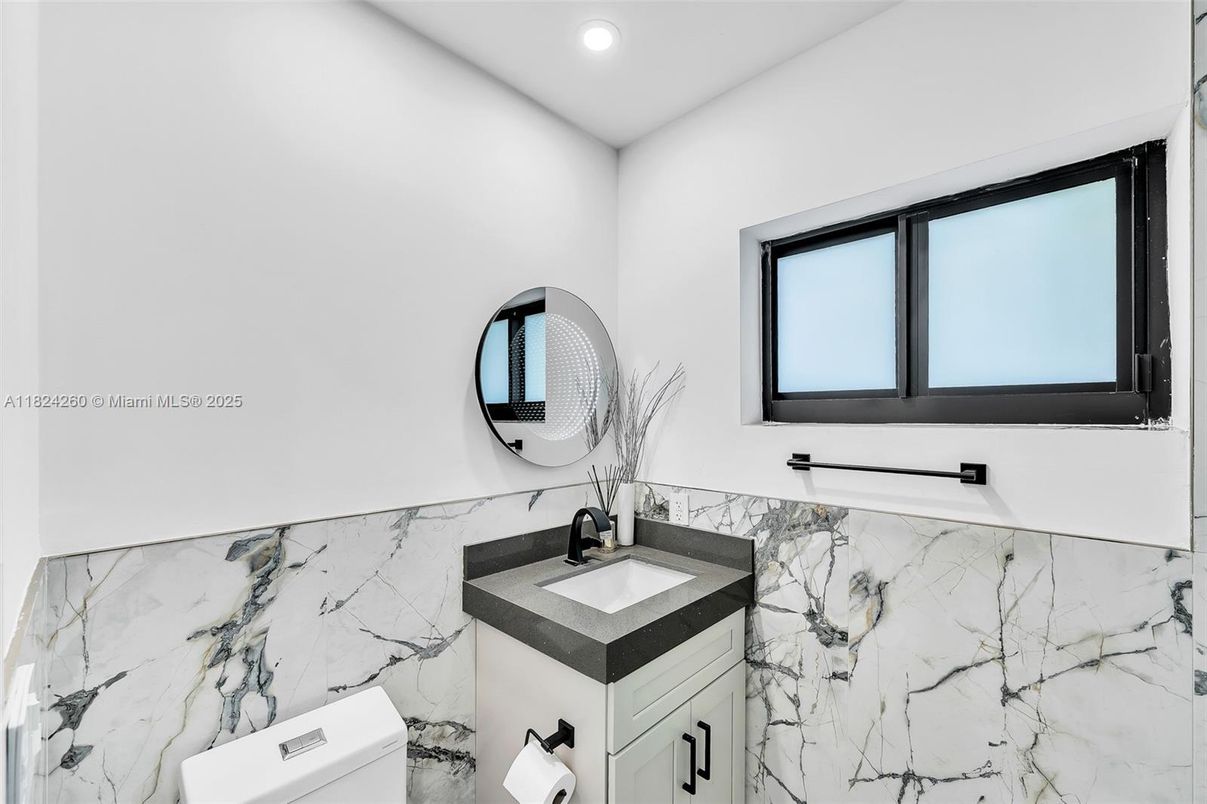 Bathroom, Interior, Marble Walls, Recessed Lighting