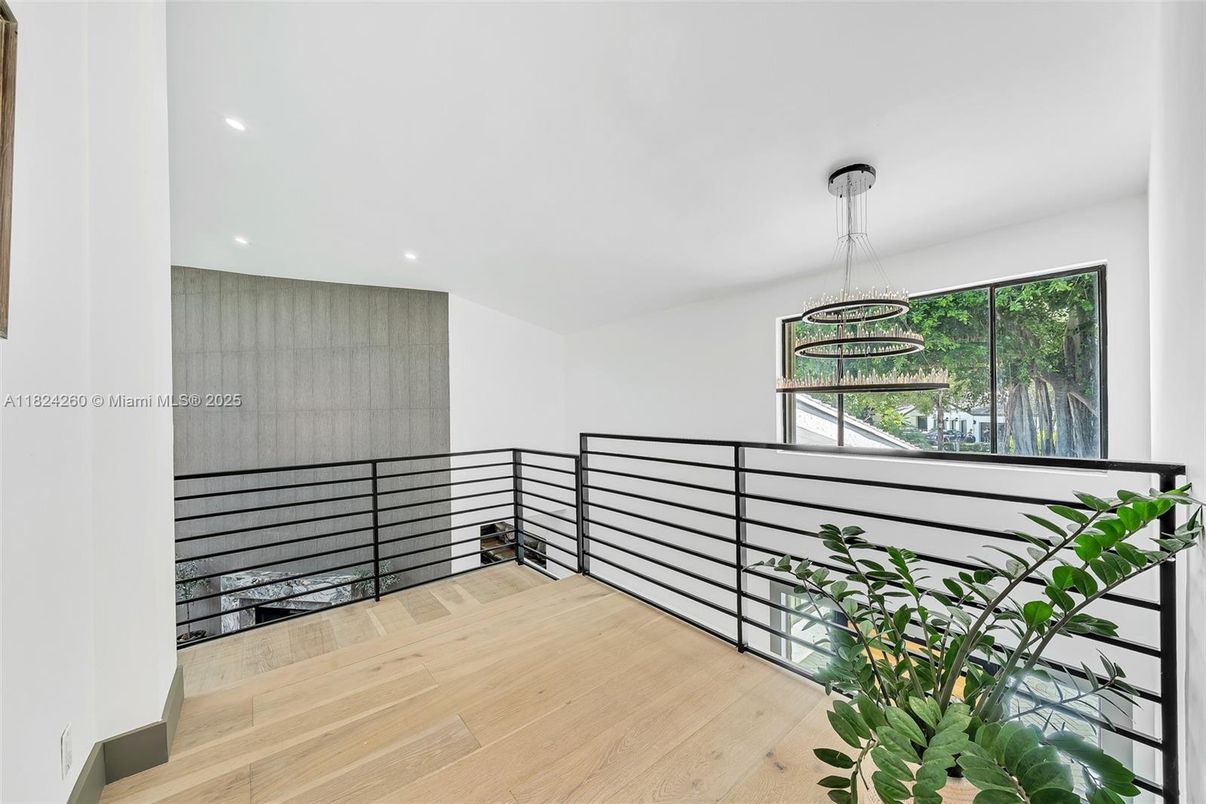 Interior, Pendant Lights, Recessed Lighting, Wood Texture Flooring