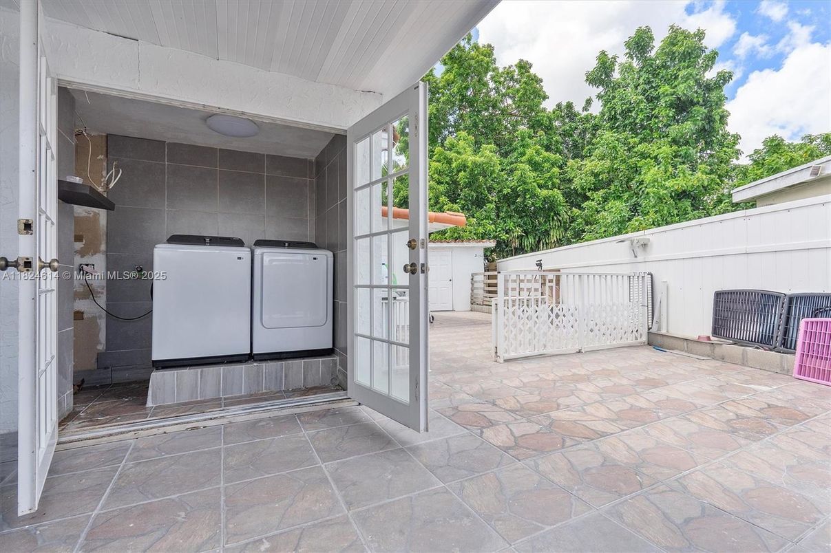 Exterior, Washer