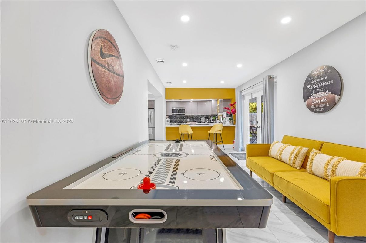 Interior, Kitchen, Living room, Recessed Lighting