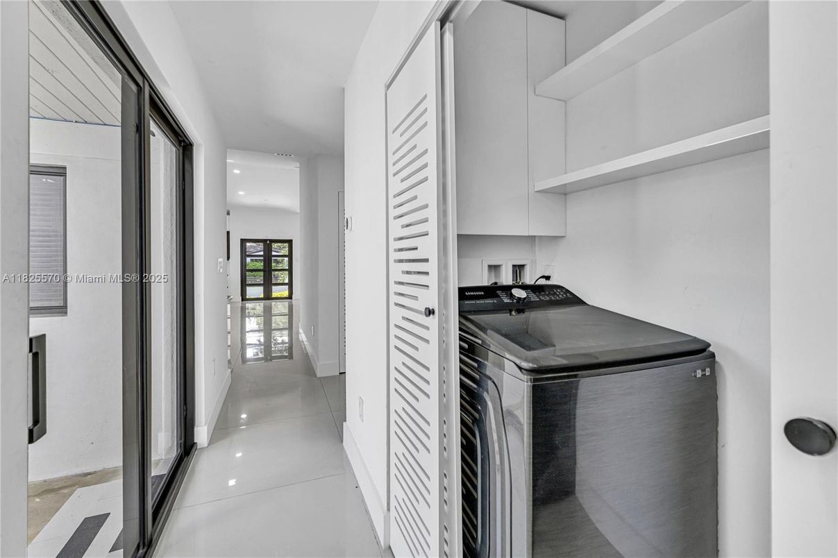 Interior, Recessed Lighting, Utility Closets, Washer