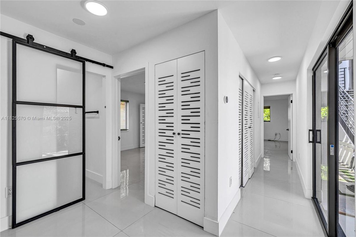 Interior, Recessed Lighting