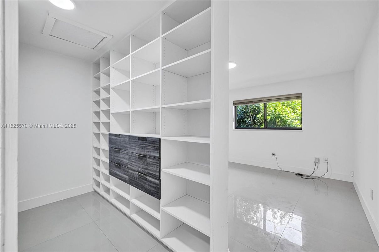 Interior, Recessed Lighting, Walk-in Closets