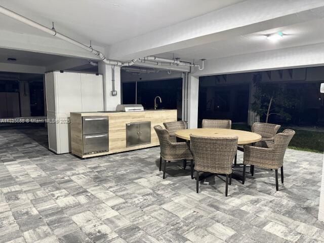 Dining room, Exterior