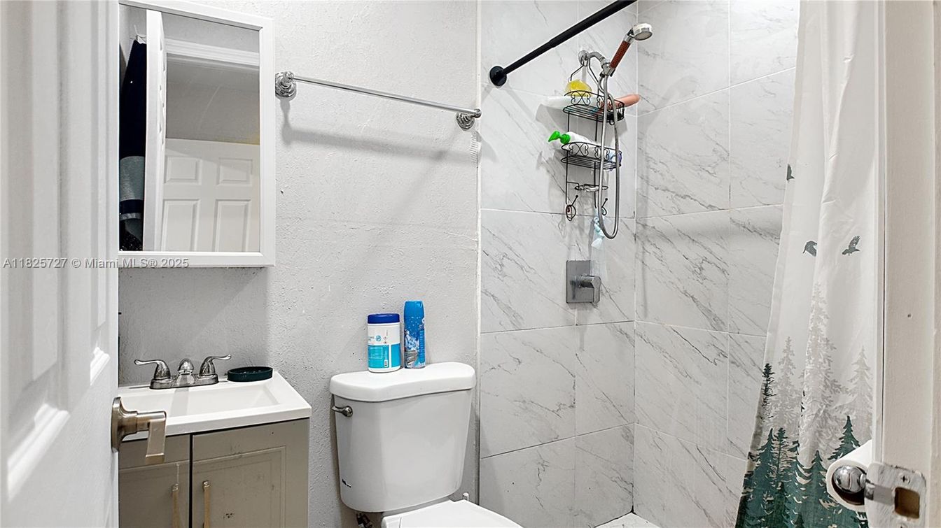 Bathroom, Interior, Marble Walls