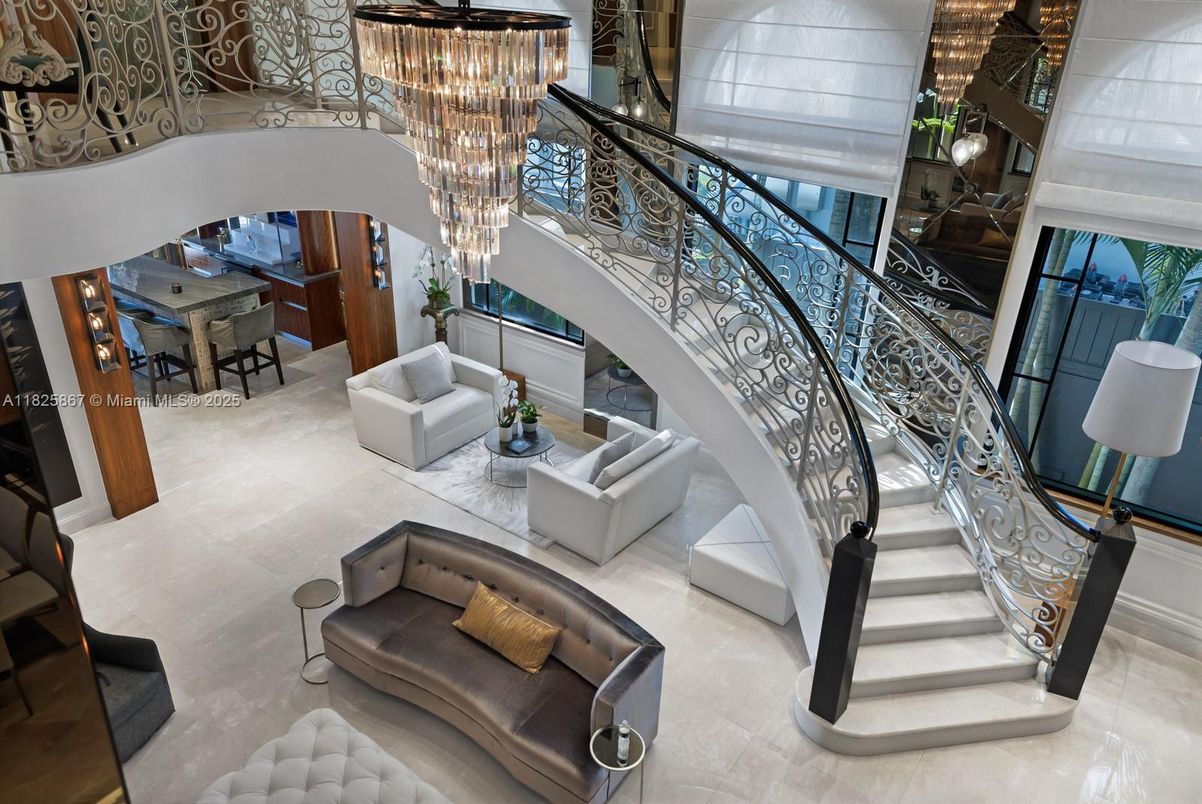 Chandelier, Dining room, Interior