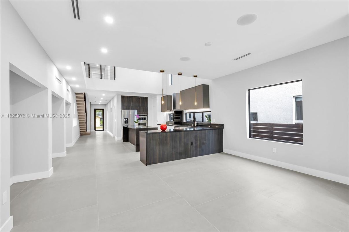 Interior, Recessed Lighting, Wood Texture Flooring