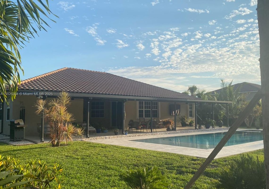 Backyard, Exterior, Pool