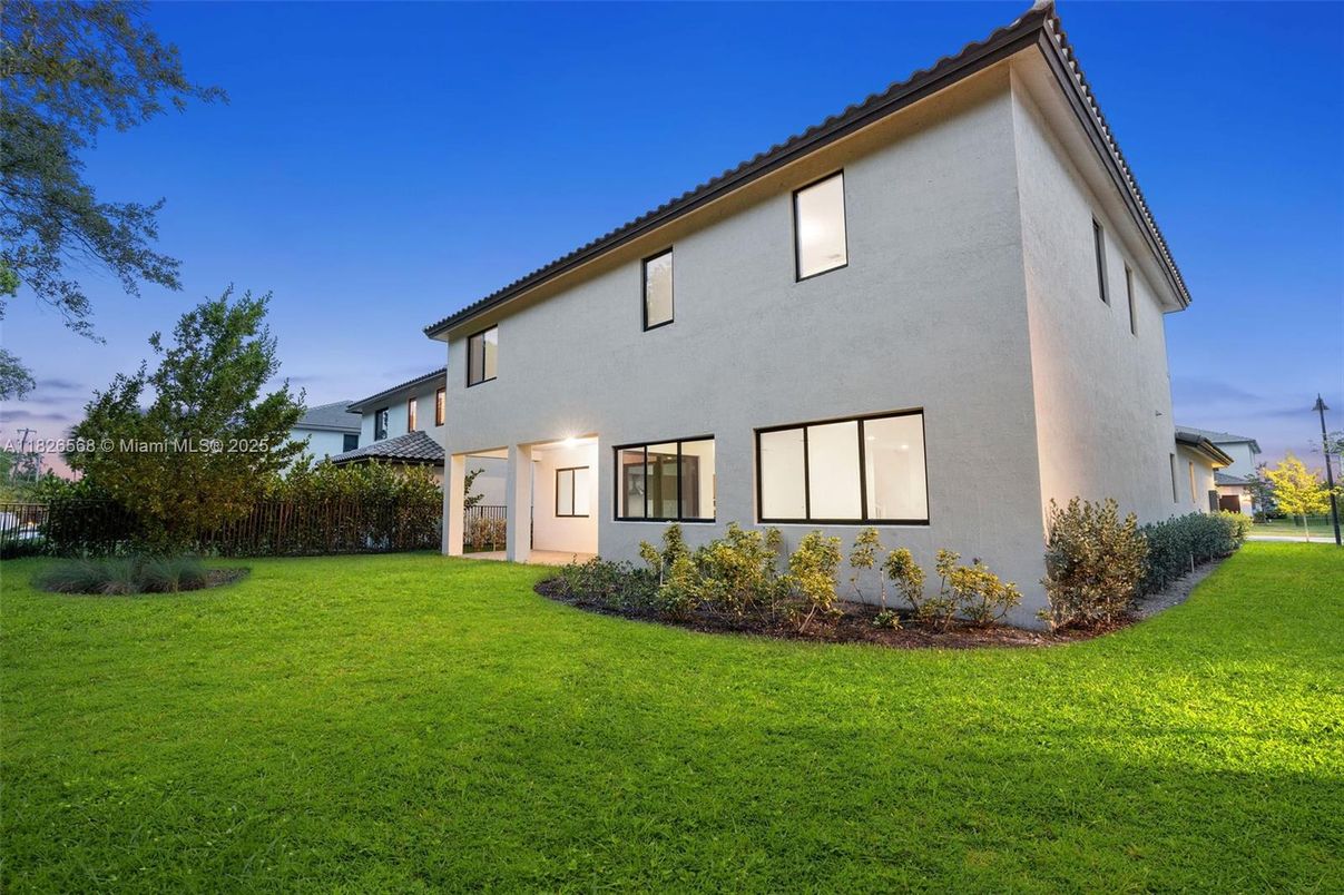 Backyard, Exterior