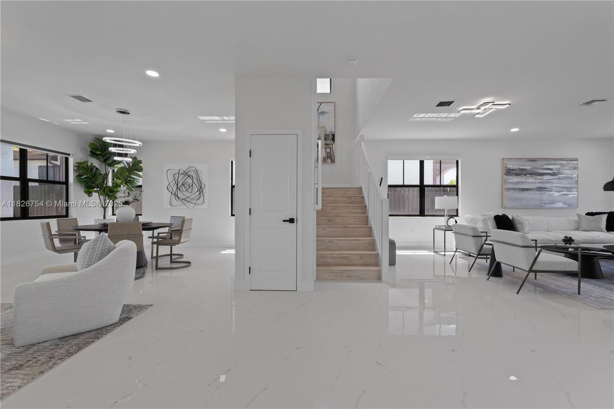 Dining room, Interior, Living room, Pendant Lights, Recessed Lighting