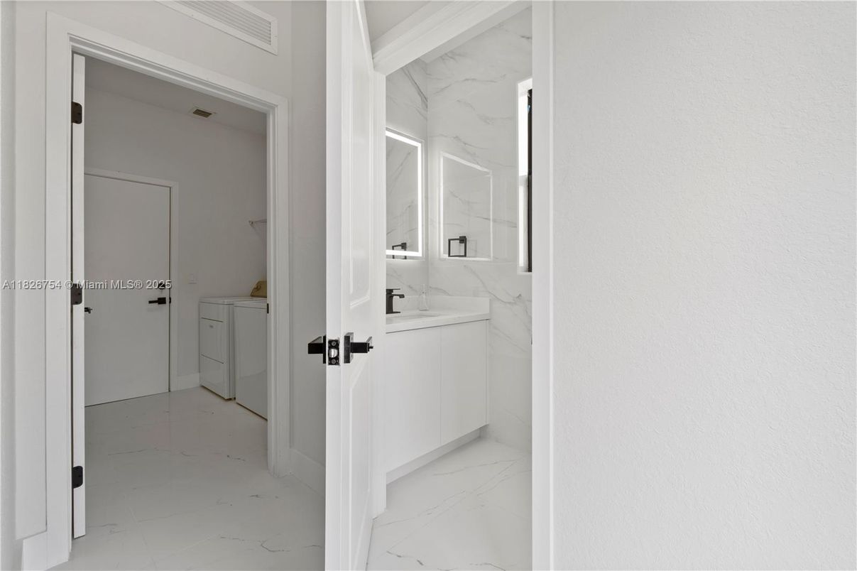 Bathroom, Interior, Marble, Marble Walls