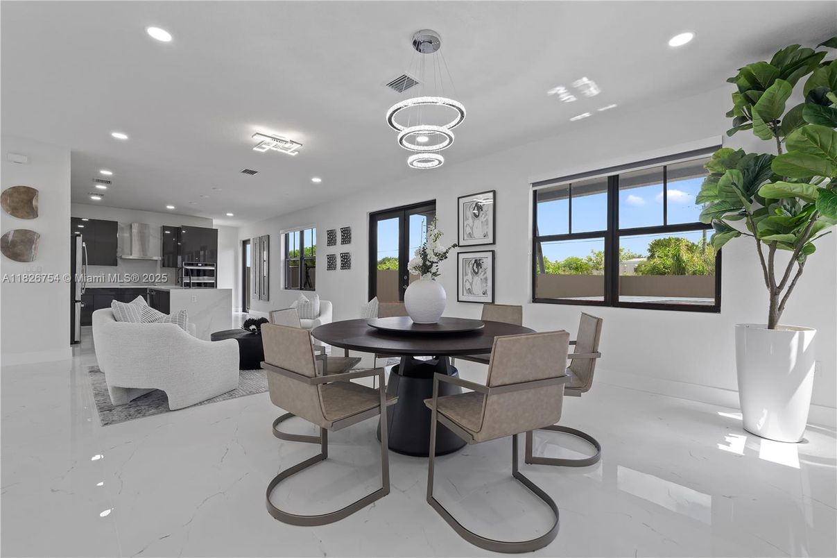 Dining room, Interior, Living room, Pendant Lights, Recessed Lighting
