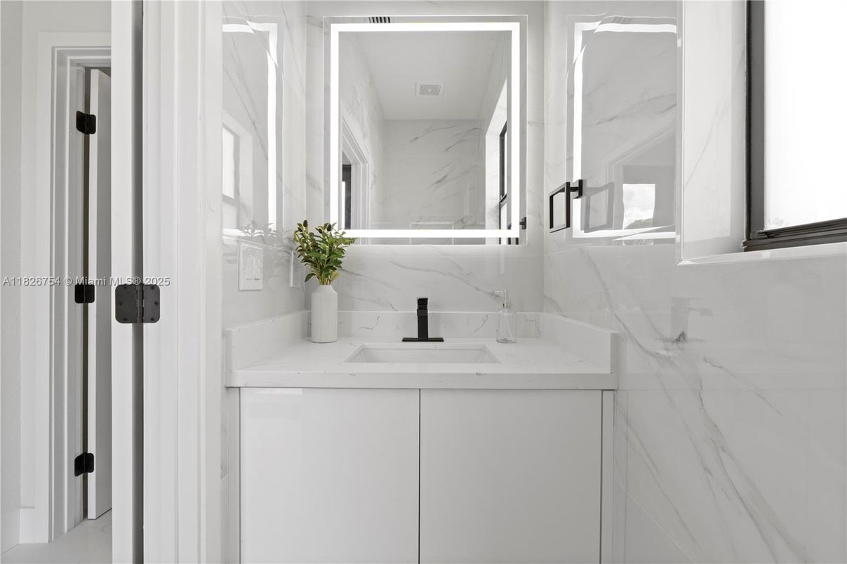 Bathroom, Interior, Marble Walls