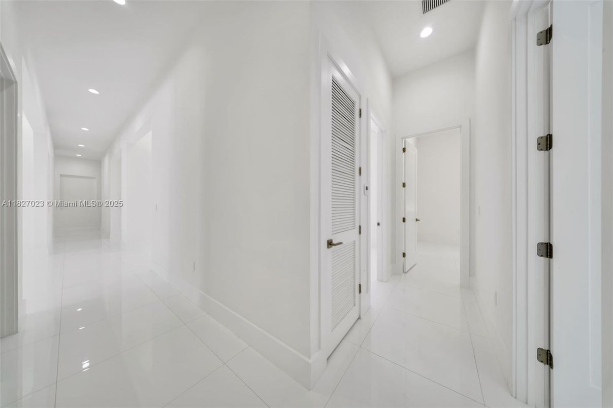 Interior, Recessed Lighting