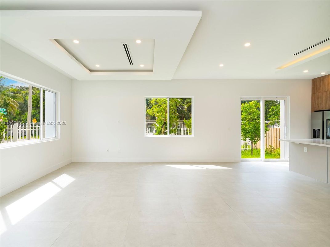 Empty room, Interior, Kitchen, Recessed Lighting