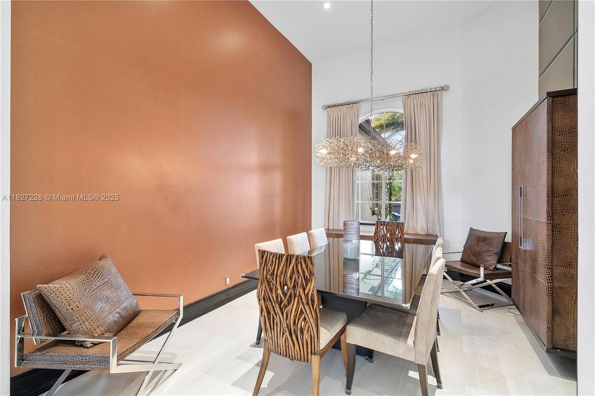 Chandelier, Dining room, Interior, Pendant Lights, Recessed Lighting