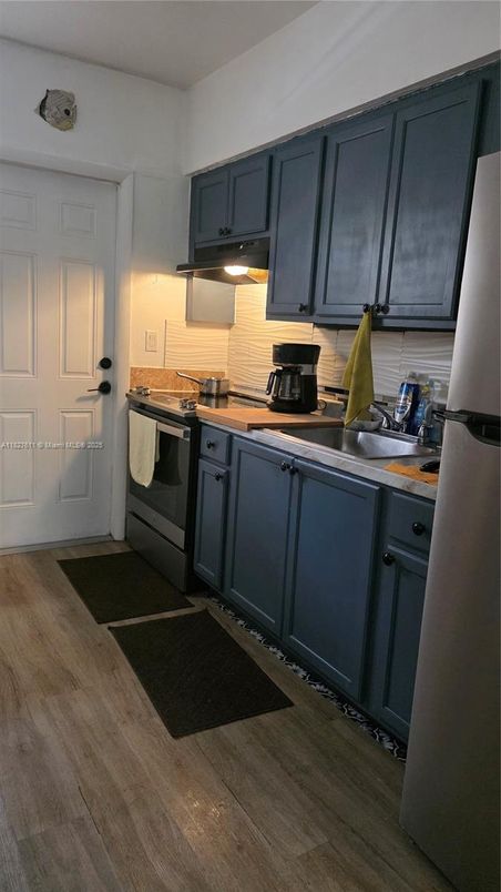 Interior, Kitchen, Wood Texture Flooring