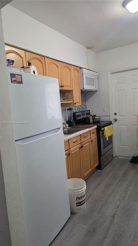 Interior, Kitchen, Wood Texture Flooring