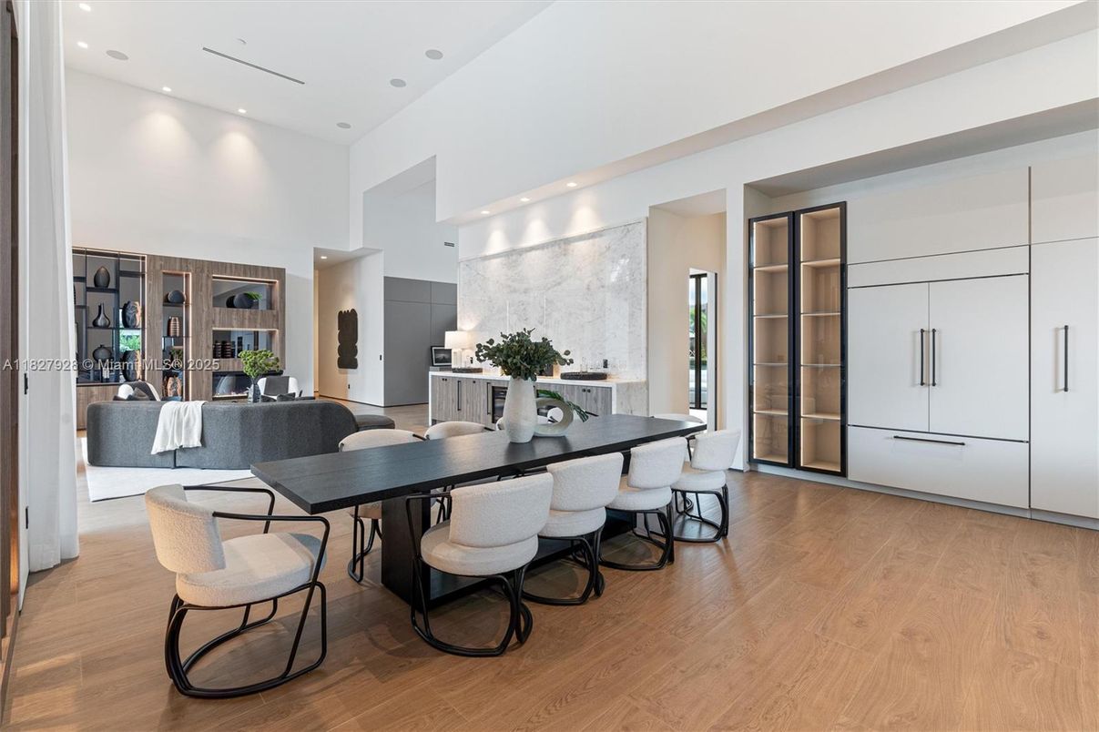 Dining room, Interior, Living room, Recessed Lighting, Wood Texture Flooring