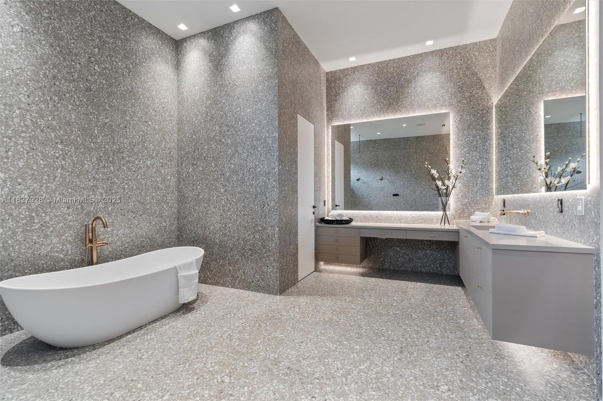 Bathroom, Dual Sink Vanities, Free Standing Baths, Interior, Recessed Lighting