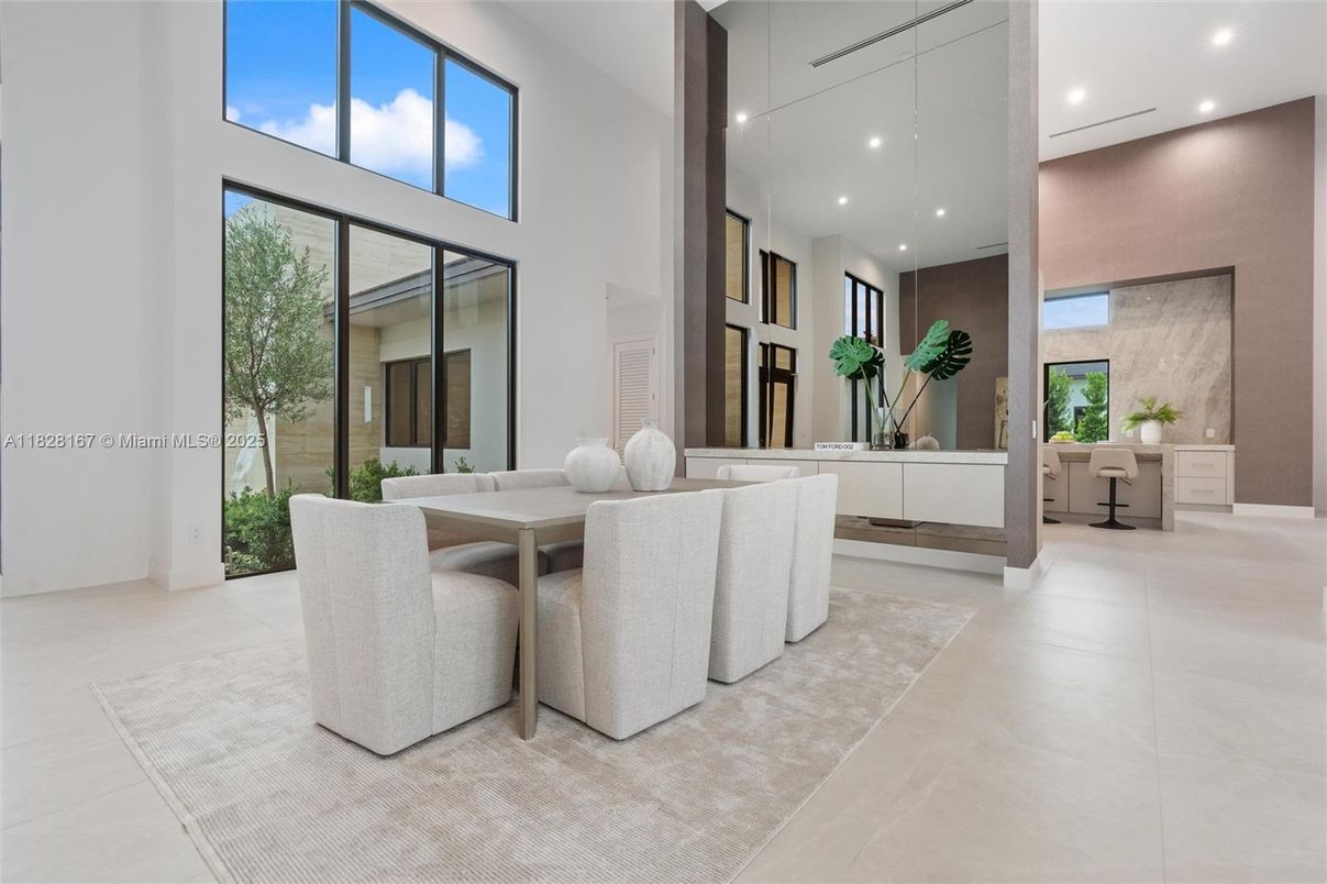 Dining room, Interior, Recessed Lighting
