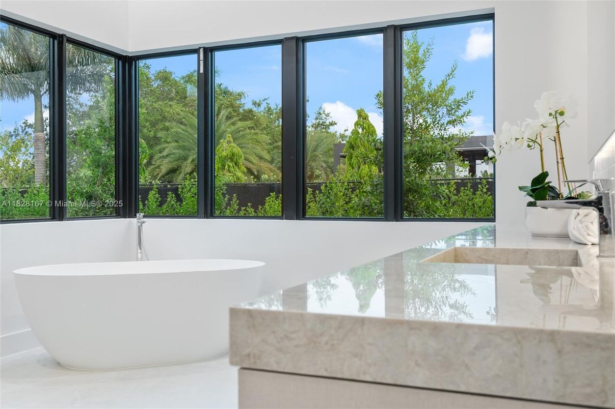 Bathroom, Free Standing Baths, Interior