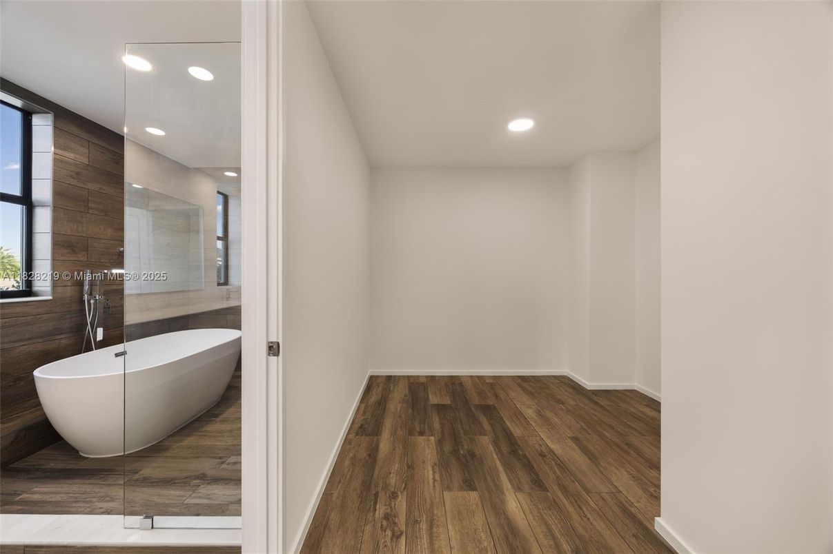 Bathroom, Free Standing Baths, Interior, Recessed Lighting, Wood Texture Flooring