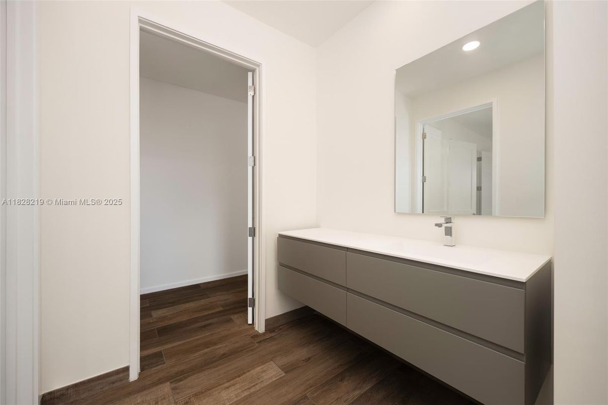 Bathroom, Interior, Recessed Lighting, Wood Texture Flooring