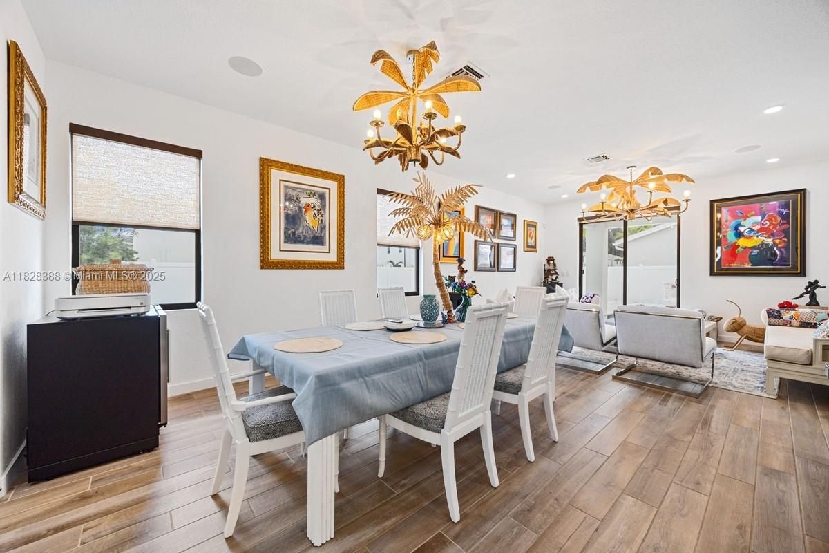 Chandelier, Dining room, Interior, Living room, Pendant Lights, Recessed Lighting, Wood Texture Flooring