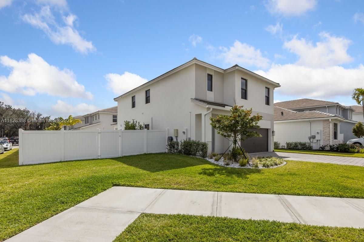 Attached, Backyard, Exterior, Facade, Farmhouse