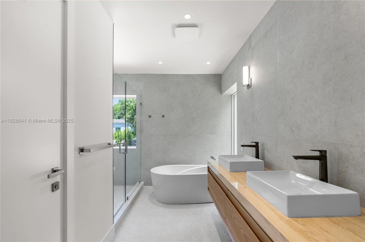 Bathroom, Dual Sink Vanities, Free Standing Baths, Glass Shower, Interior, Recessed Lighting