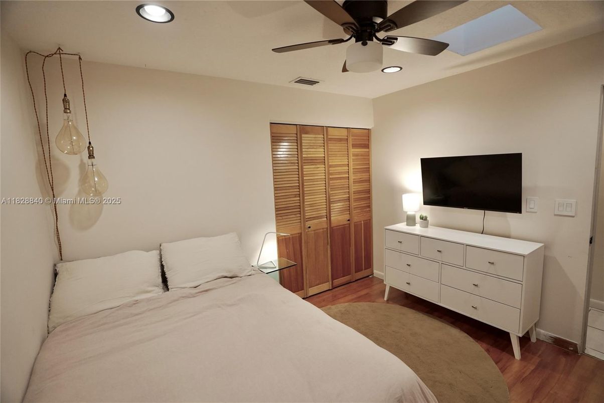 Bedroom, Interior, Recessed Lighting, Wood Texture Flooring